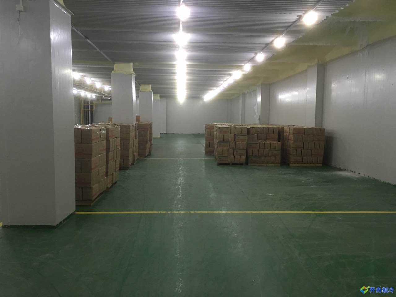 開(kāi)冉制冷為上?？蛻艚?000平冷藏庫(kù)外景圖